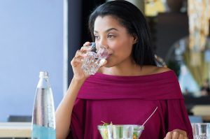 Read more about the article Do You Actually Need To Drink Eight Glasses Of Water A Day?